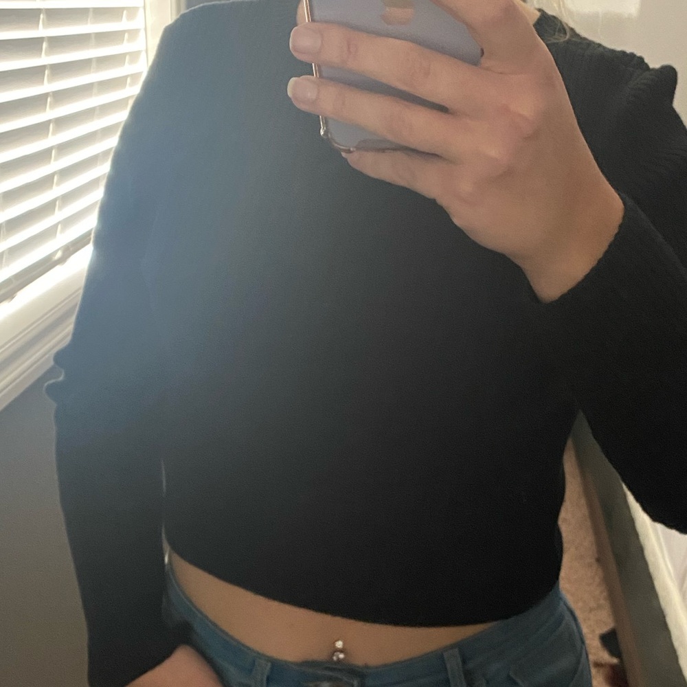 Cropped Black Ribbed Sweater - Picture 4 of 6